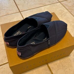 Skechers Women's BOBs Plush Peace and Love Slip-On Flat Shoe